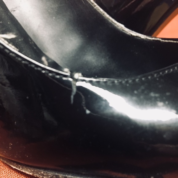 KORS Patent Leather Pumps - Picture 6 of 8